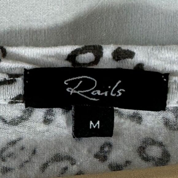 Rails Cara White Mocha Leopard Print Linen Blend Tee Shirt Sz M - Picture 4 of 8